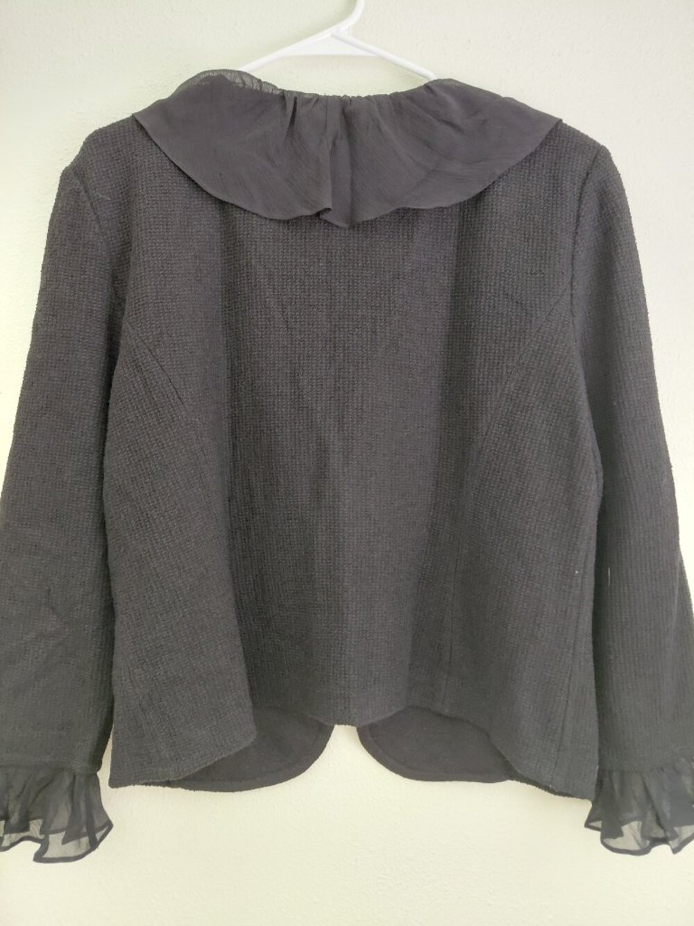 St. John Black Ruffle Santana Knit Jacket Cardigan Size 14 Luxury Classic Career - Picture 4 of 8